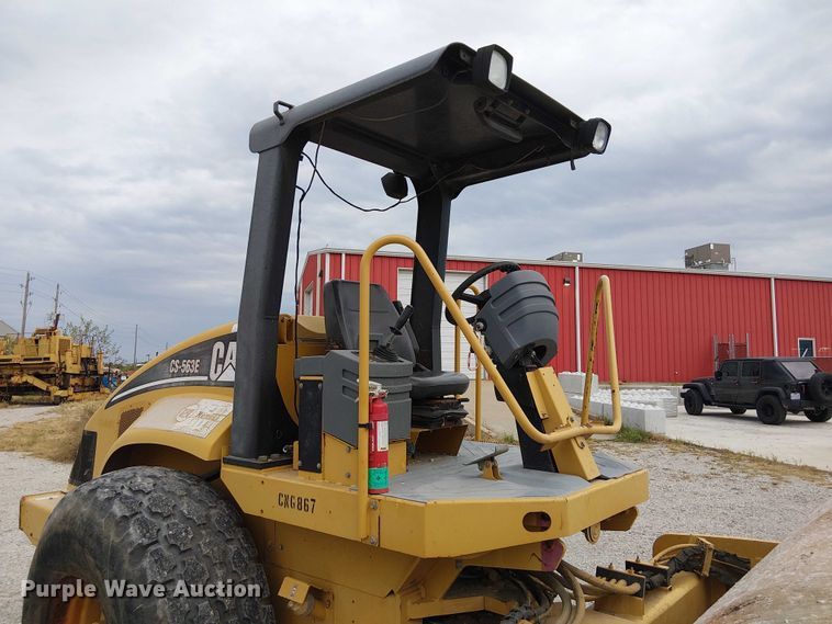 image for item DJ7870 2005 Caterpillar CS-563E single drum vibratory roller