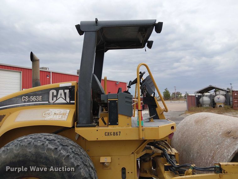 image for item DJ7870 2005 Caterpillar CS-563E single drum vibratory roller