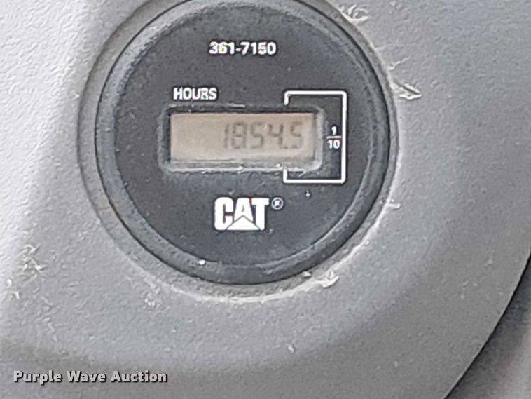 image for item DJ7870 2005 Caterpillar CS-563E single drum vibratory roller