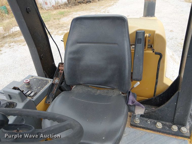 image for item DJ7870 2005 Caterpillar CS-563E single drum vibratory roller