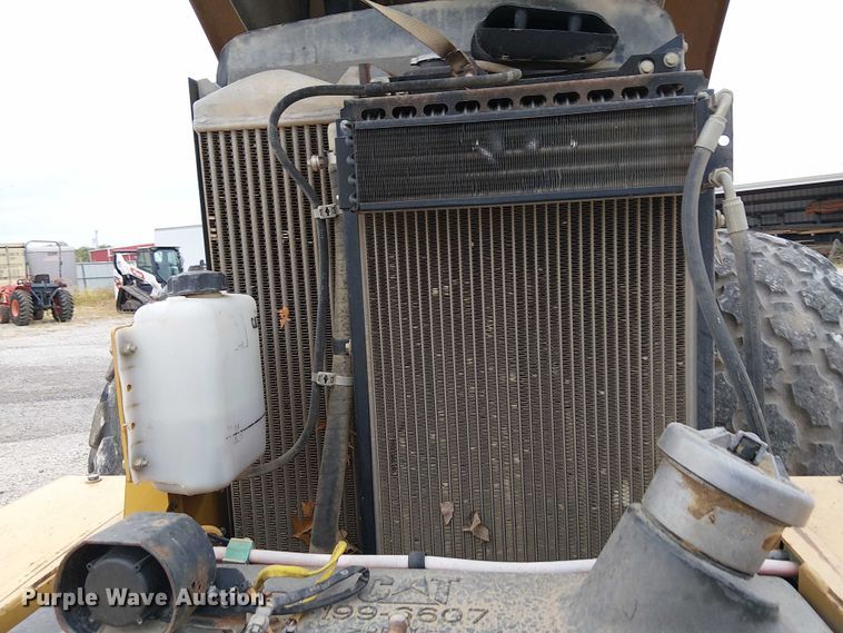 image for item DJ7870 2005 Caterpillar CS-563E single drum vibratory roller