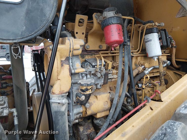 image for item DJ7870 2005 Caterpillar CS-563E single drum vibratory roller