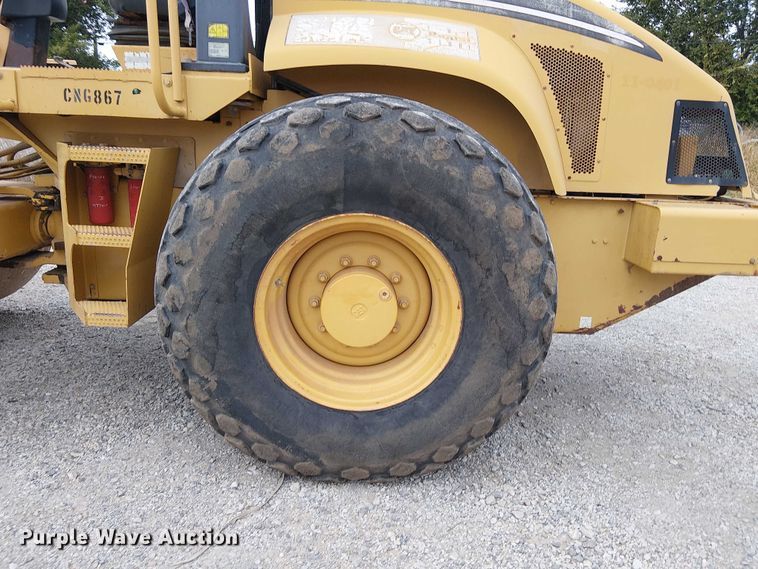 image for item DJ7870 2005 Caterpillar CS-563E single drum vibratory roller