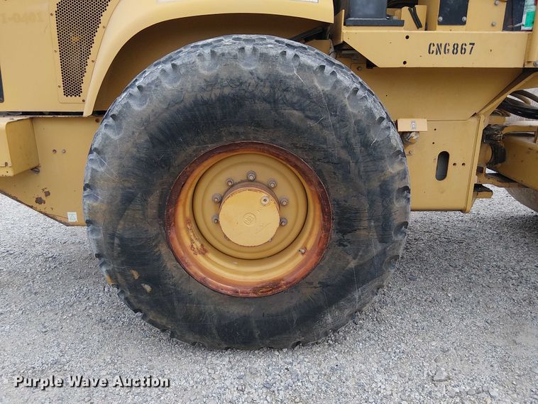 image for item DJ7870 2005 Caterpillar CS-563E single drum vibratory roller