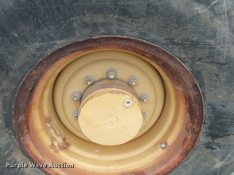 image for item DJ7870 2005 Caterpillar CS-563E single drum vibratory roller