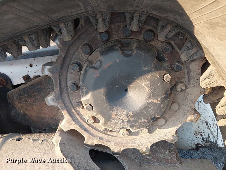 image for item DJ7871 2021 Bobcat T76 tracked skid steer loader