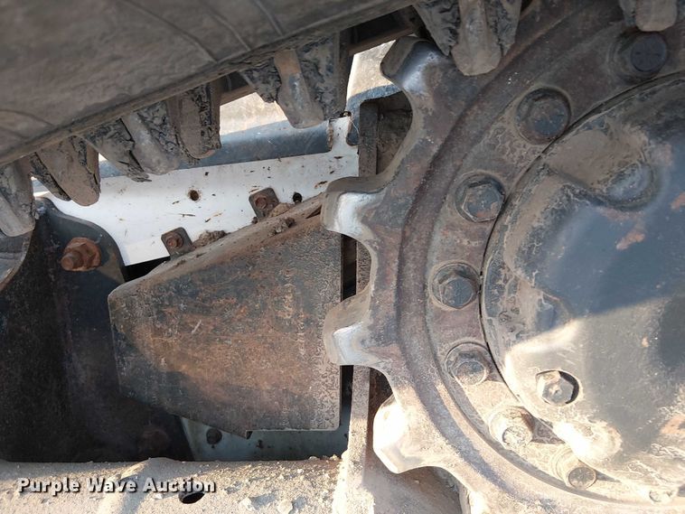 image for item DJ7871 2021 Bobcat T76 tracked skid steer loader