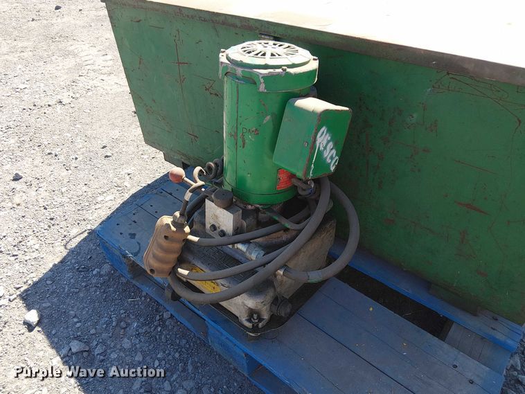 image for item DJ7884 Greenlee 885 conduit bender