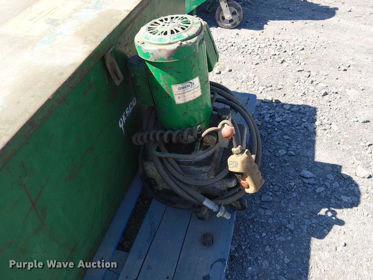 image for item DJ7884 Greenlee 885 conduit bender