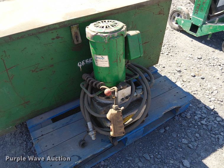 image for item DJ7884 Greenlee 885 conduit bender