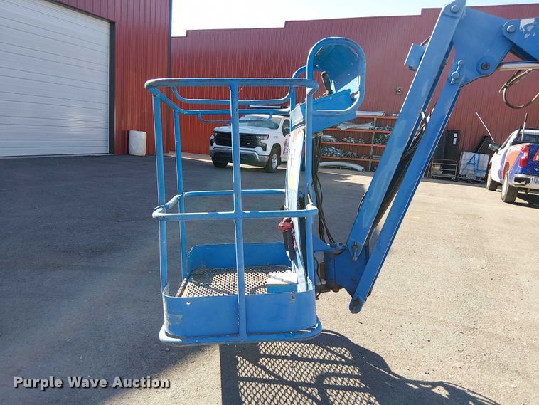 image for item DJ7892 1999 Genie Z-30/20N boom lift