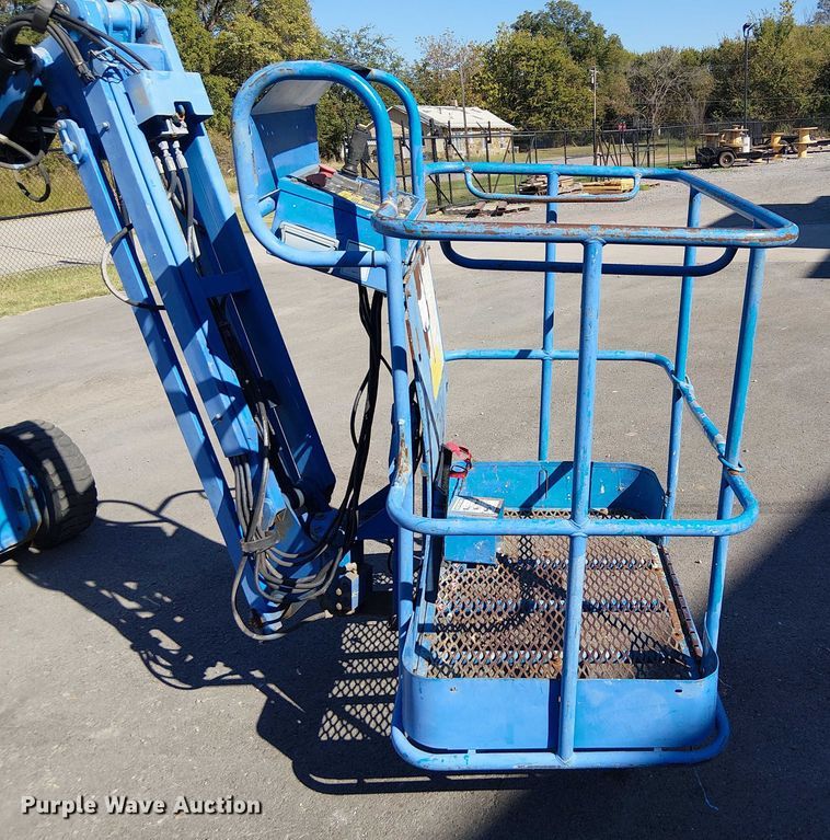 image for item DJ7892 1999 Genie Z-30/20N boom lift