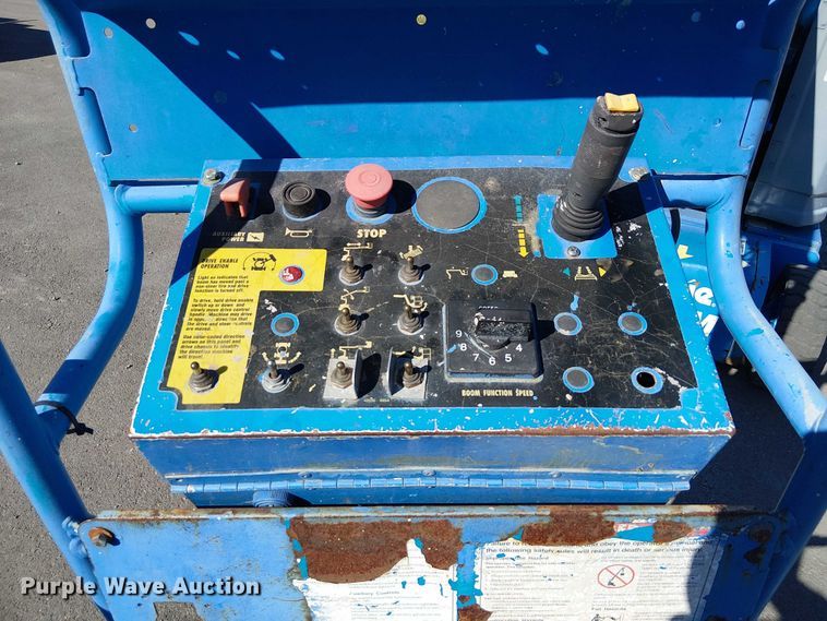 image for item DJ7892 1999 Genie Z-30/20N boom lift