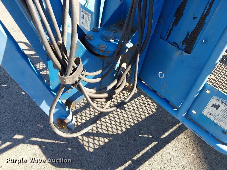 image for item DJ7892 1999 Genie Z-30/20N boom lift