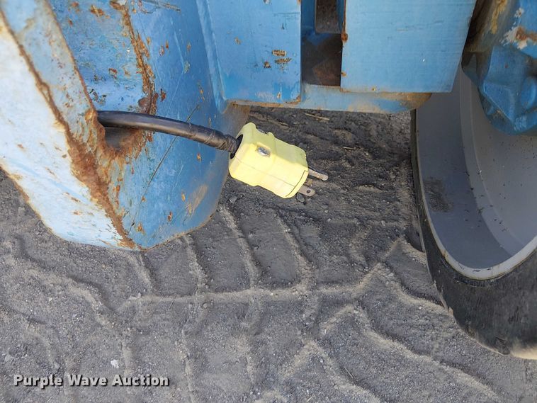 image for item DJ7892 1999 Genie Z-30/20N boom lift