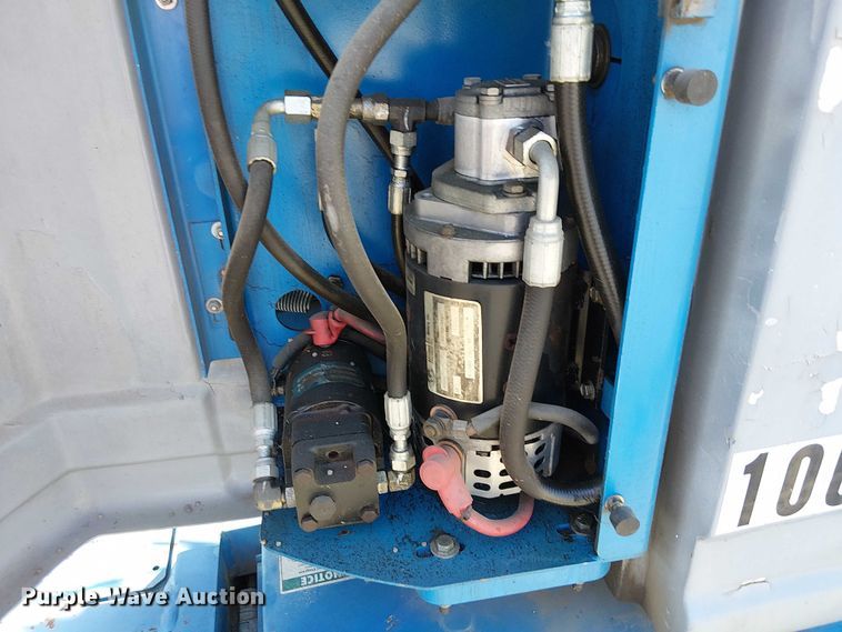 image for item DJ7892 1999 Genie Z-30/20N boom lift