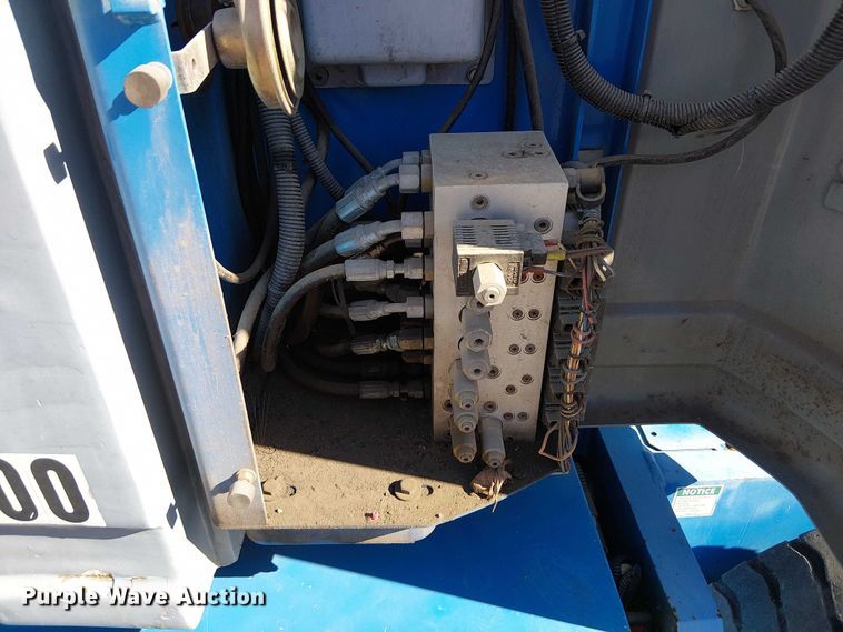 image for item DJ7892 1999 Genie Z-30/20N boom lift