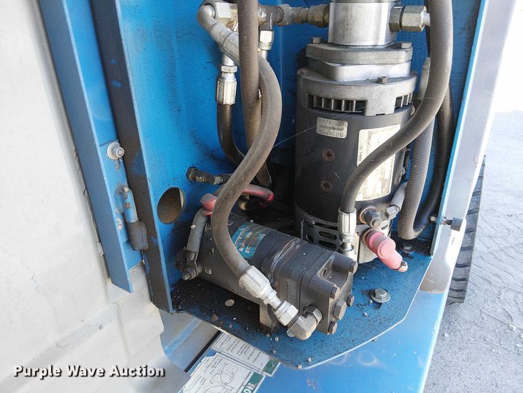 image for item DJ7892 1999 Genie Z-30/20N boom lift