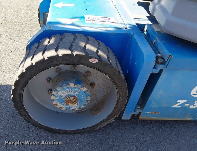 image for item DJ7892 1999 Genie Z-30/20N boom lift