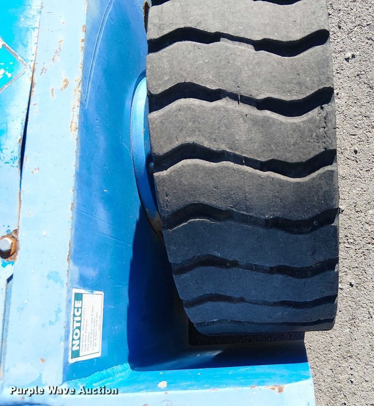 image for item DJ7892 1999 Genie Z-30/20N boom lift