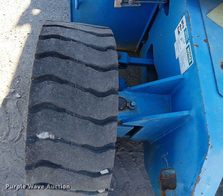 image for item DJ7892 1999 Genie Z-30/20N boom lift