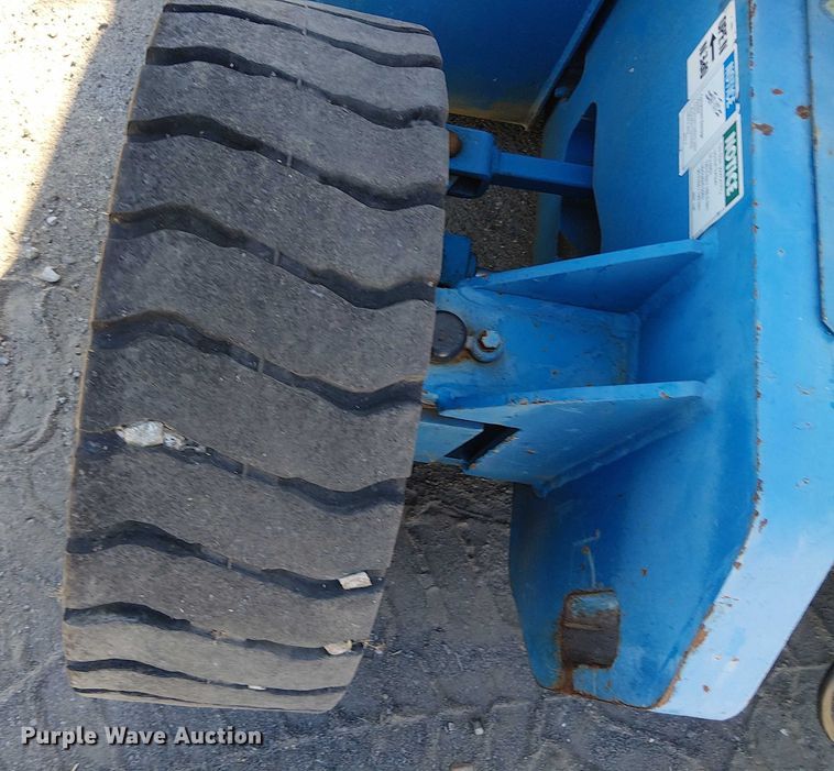 image for item DJ7892 1999 Genie Z-30/20N boom lift