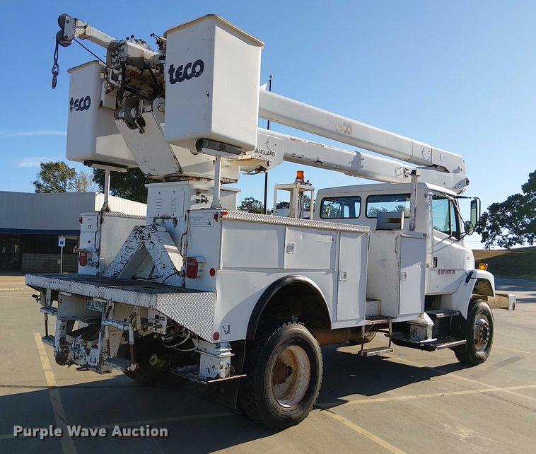 image for item DJ7893 1998 Freightliner FL80 bucket truck