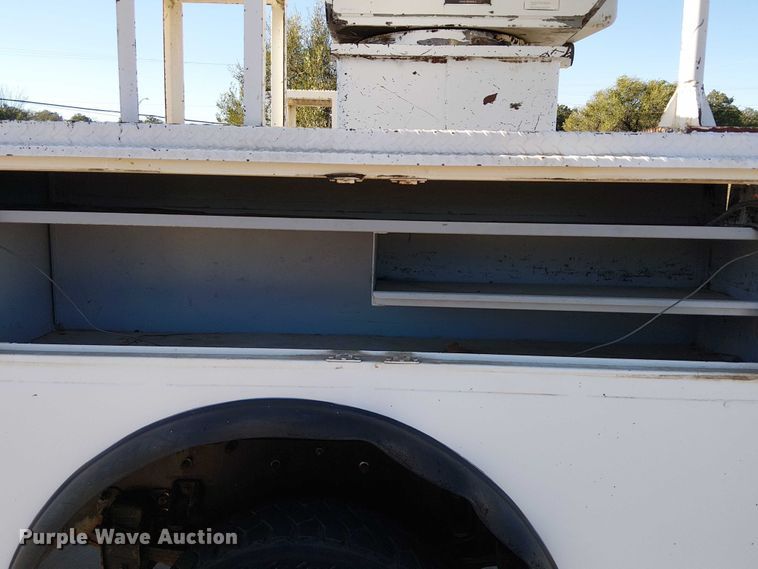 image for item DJ7893 1998 Freightliner FL80 bucket truck