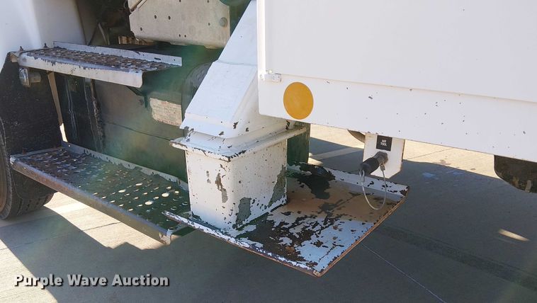 image for item DJ7893 1998 Freightliner FL80 bucket truck