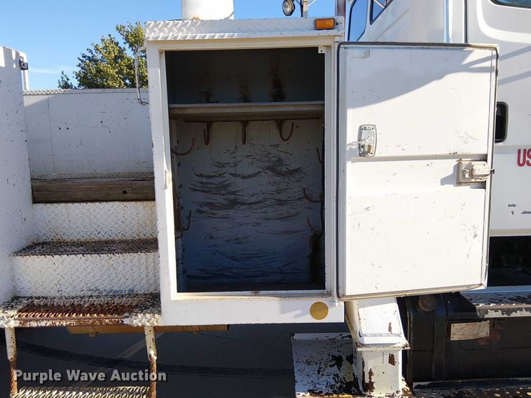 image for item DJ7893 1998 Freightliner FL80 bucket truck