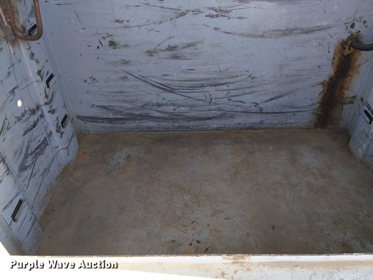 image for item DJ7893 1998 Freightliner FL80 bucket truck