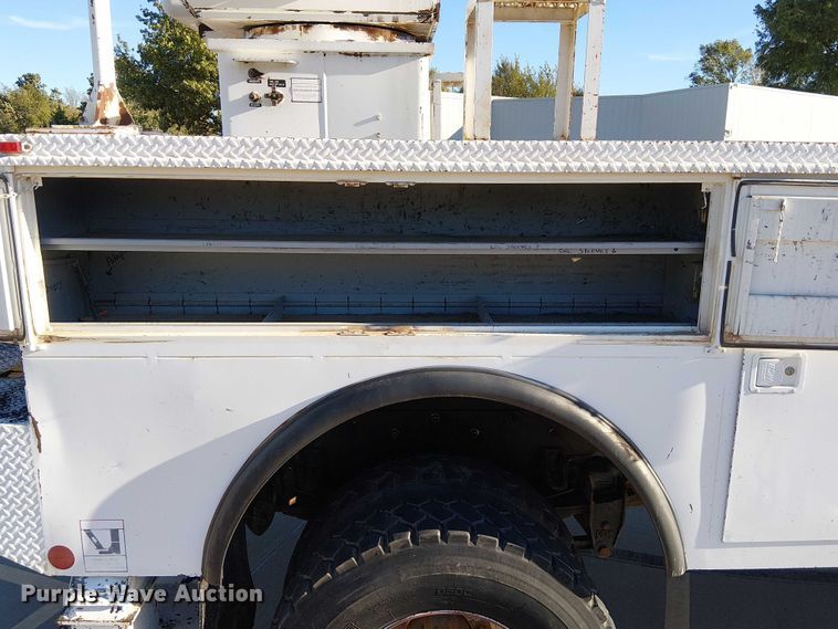 image for item DJ7893 1998 Freightliner FL80 bucket truck