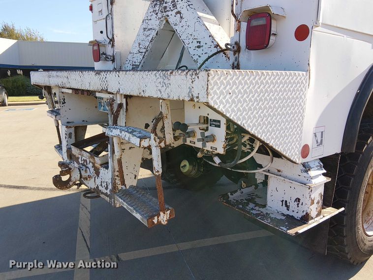 image for item DJ7893 1998 Freightliner FL80 bucket truck