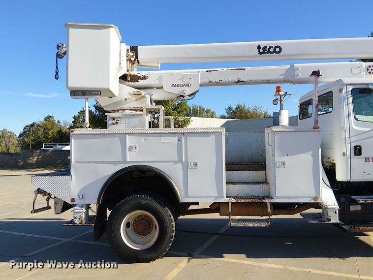 image for item DJ7893 1998 Freightliner FL80 bucket truck