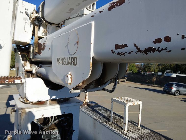 image for item DJ7893 1998 Freightliner FL80 bucket truck