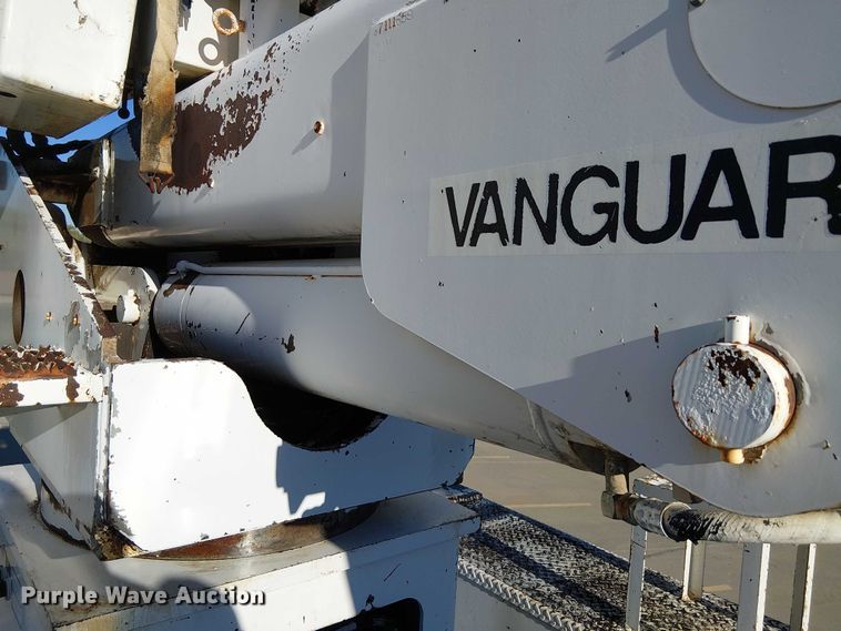 image for item DJ7893 1998 Freightliner FL80 bucket truck