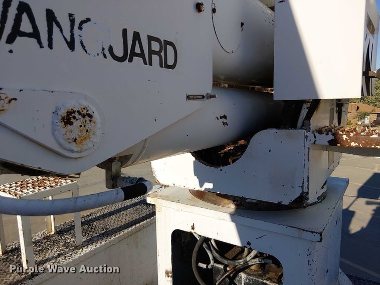 image for item DJ7893 1998 Freightliner FL80 bucket truck