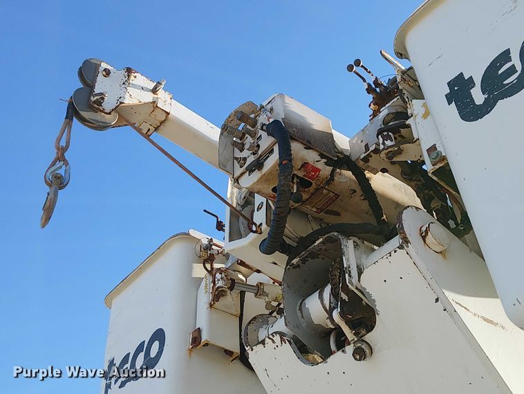 image for item DJ7893 1998 Freightliner FL80 bucket truck