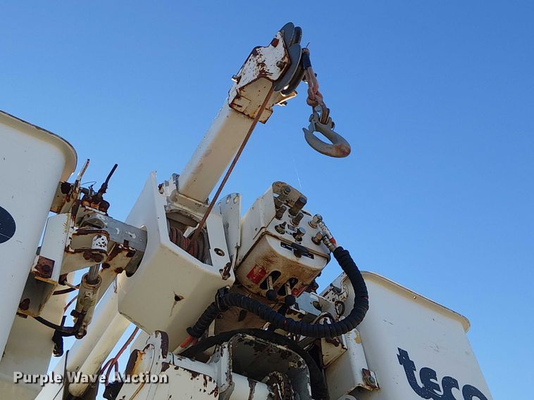 image for item DJ7893 1998 Freightliner FL80 bucket truck