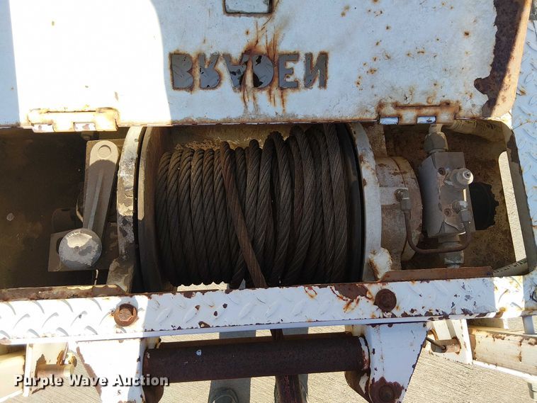 image for item DJ7893 1998 Freightliner FL80 bucket truck