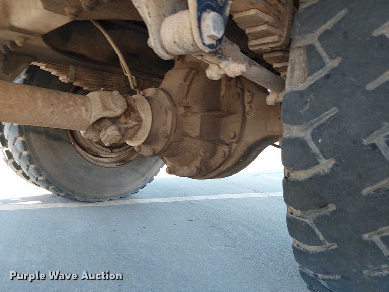 image for item DJ7893 1998 Freightliner FL80 bucket truck