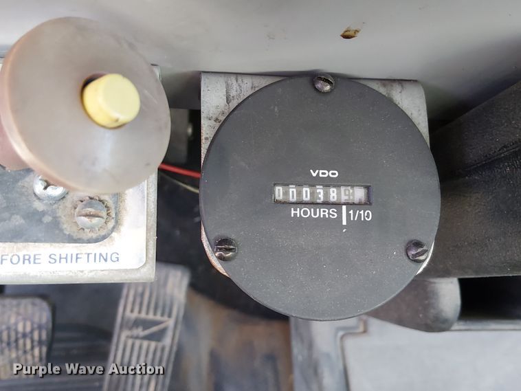 image for item DJ7893 1998 Freightliner FL80 bucket truck