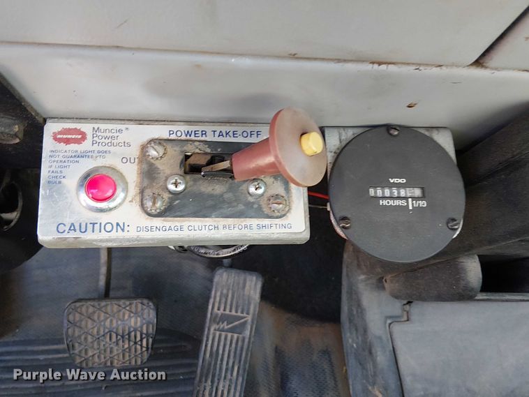 image for item DJ7893 1998 Freightliner FL80 bucket truck