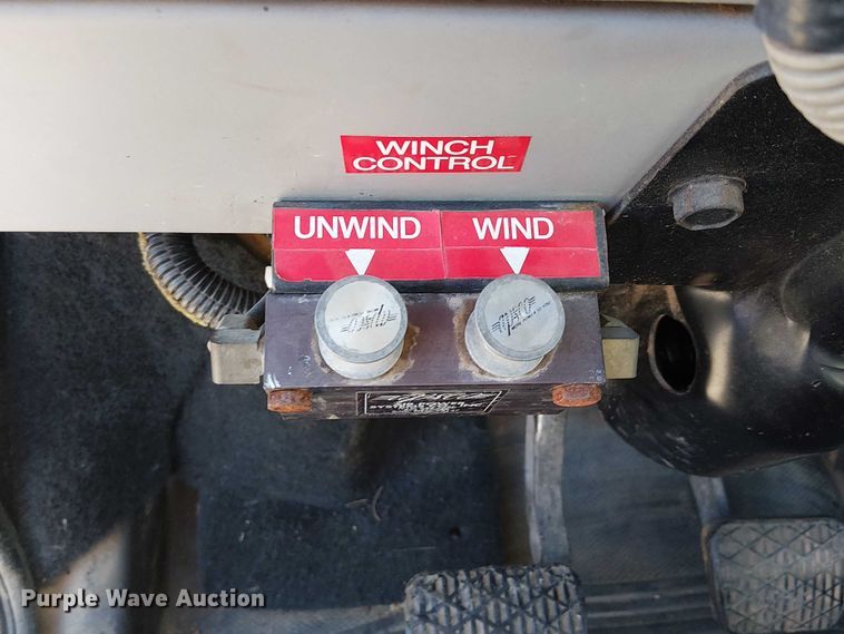 image for item DJ7893 1998 Freightliner FL80 bucket truck