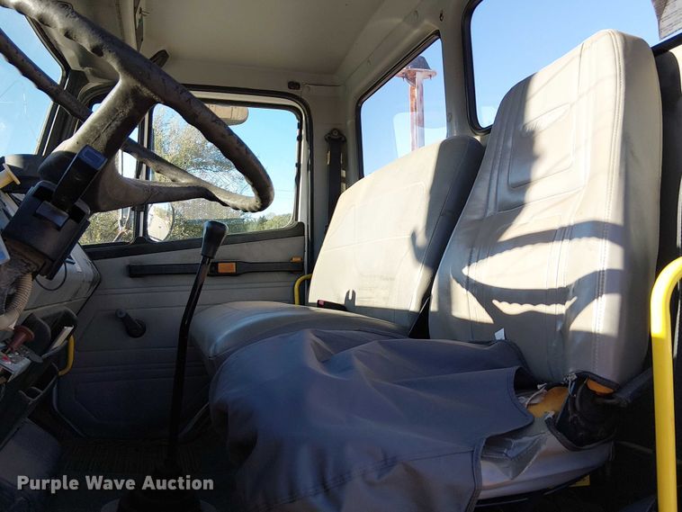 image for item DJ7893 1998 Freightliner FL80 bucket truck