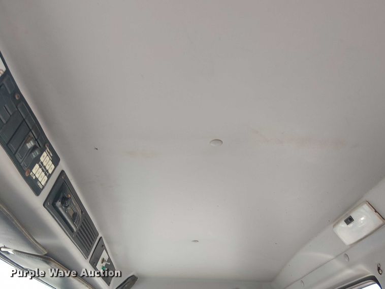 image for item DJ7893 1998 Freightliner FL80 bucket truck