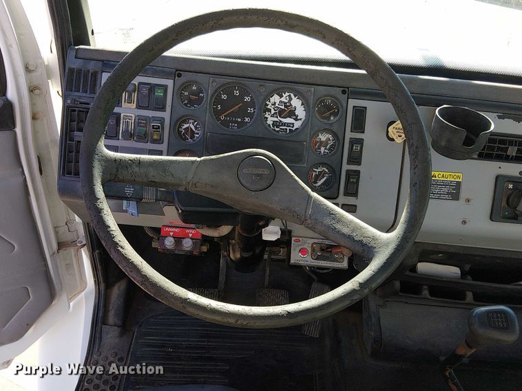 image for item DJ7893 1998 Freightliner FL80 bucket truck