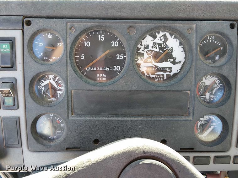 image for item DJ7893 1998 Freightliner FL80 bucket truck