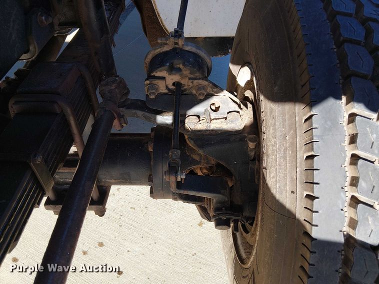 image for item DJ7893 1998 Freightliner FL80 bucket truck