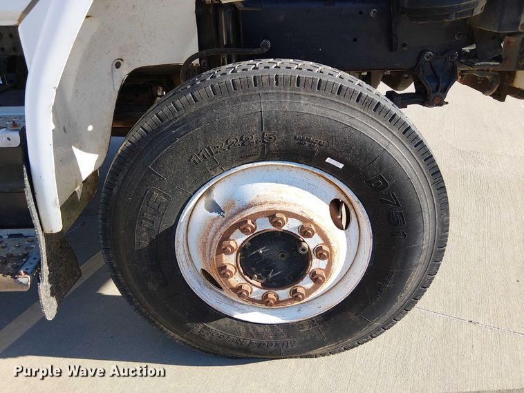 image for item DJ7893 1998 Freightliner FL80 bucket truck